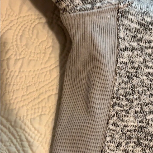 2 Sweaters - Picture 5 of 12